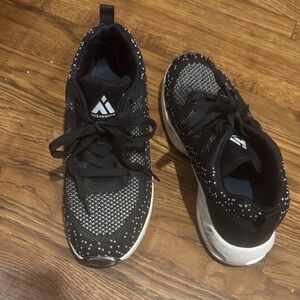 Mishansha Black and White Athletic Sneakers